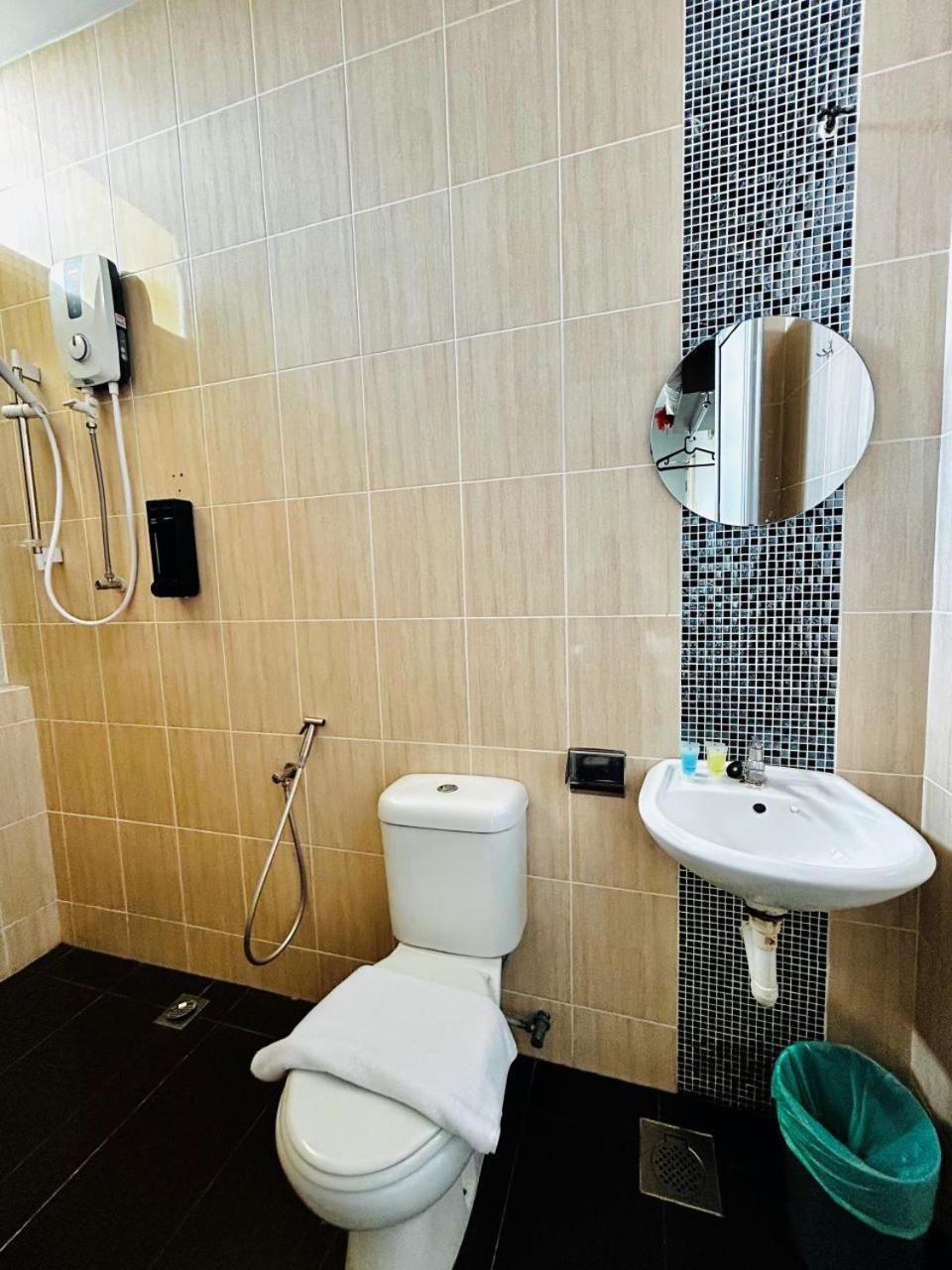 Ds Hotel Ипох Екстериор снимка
